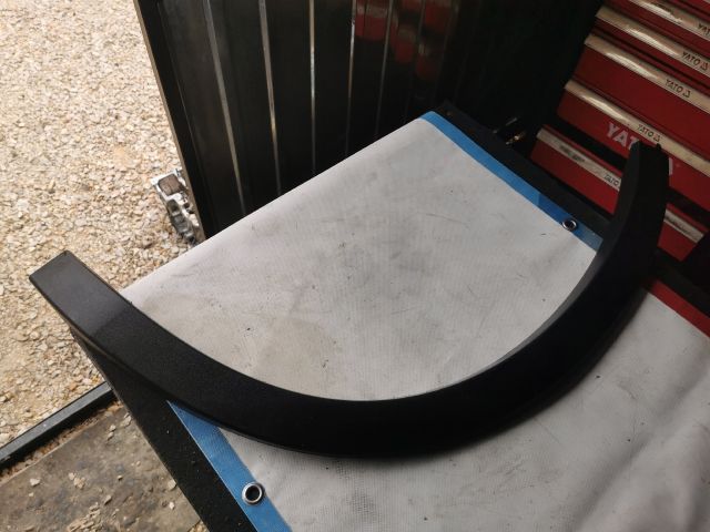 bontott VOLVO XC40 Jobb hátsó Sárvédő Díszléc