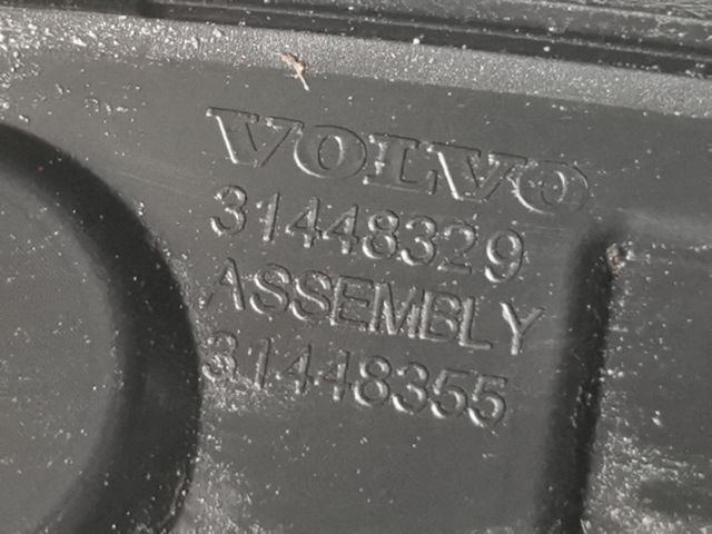 bontott VOLVO XC40 Jobb hátsó Sárvédő Díszléc