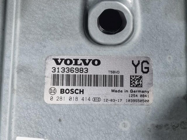 bontott VOLVO XC60 Motorvezérlő