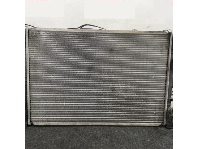 bontott VOLVO XC60 Vízhűtő Radiátor (Klímás)