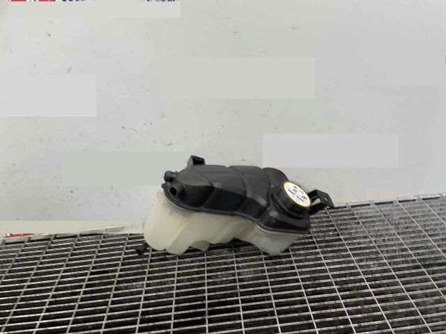 bontott VOLVO XC60 Kiegyenlítő Tartály