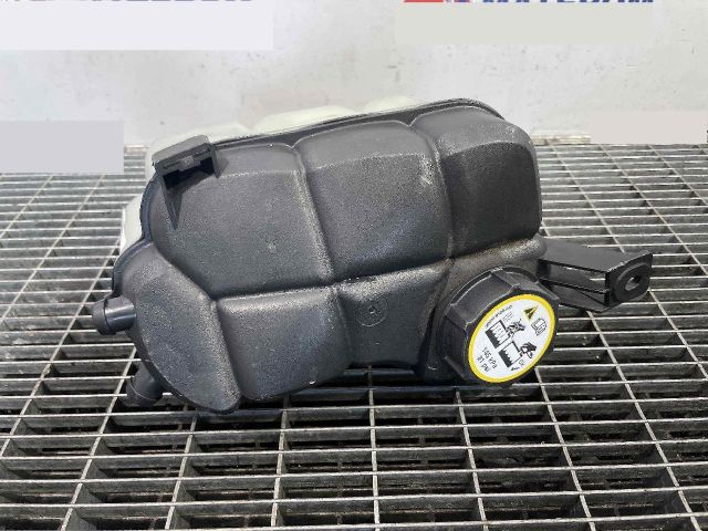 bontott VOLVO XC60 Kiegyenlítő Tartály