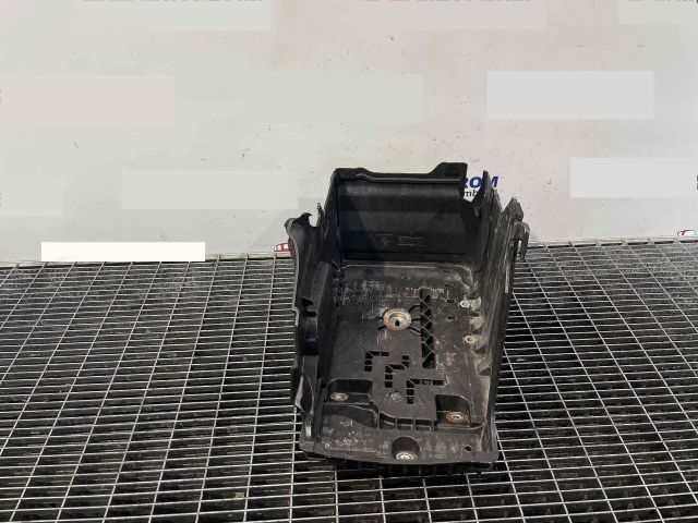 bontott VOLVO XC60 Akkumulátor Tartó