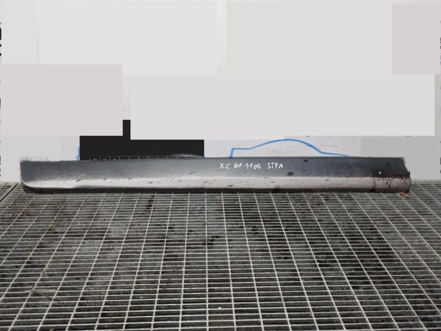 bontott VOLVO XC60 Bal első Ajtó Díszléc