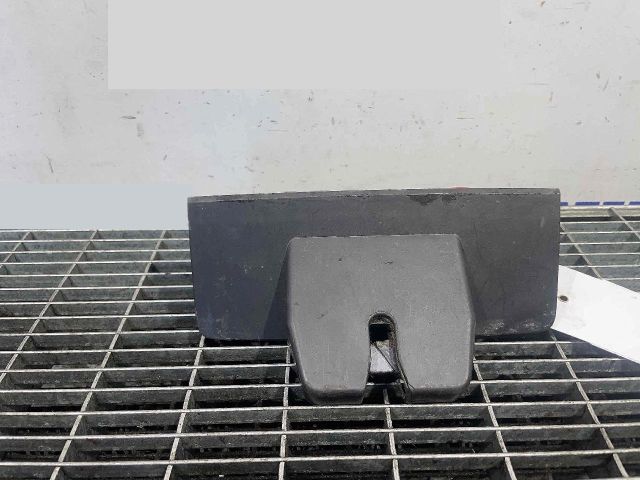 bontott VOLVO XC60 Csomagtérajtó Ütköző