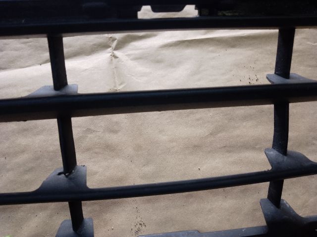 bontott VOLVO XC60 Első Lökhárító Alsó Középső Díszrács