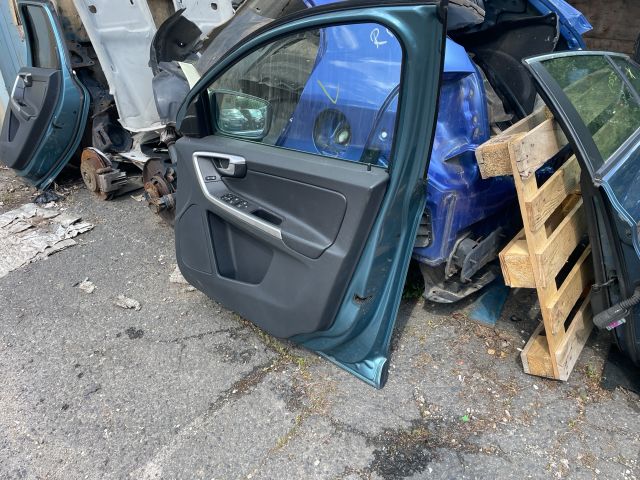 bontott VOLVO XC60 Jobb első Ajtó (Részeivel)