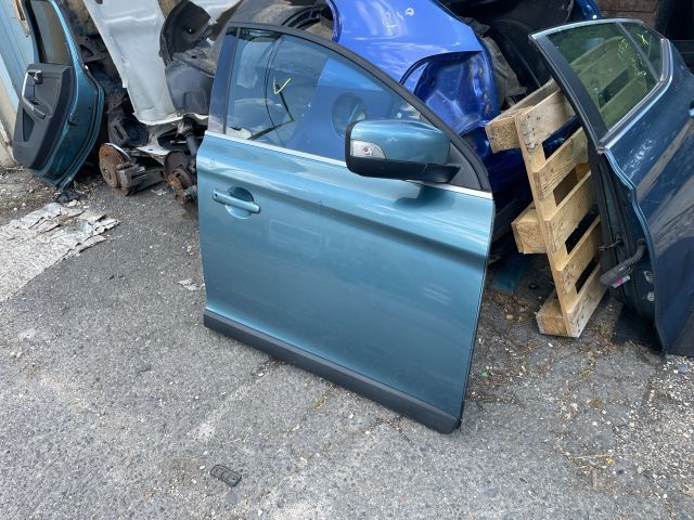 bontott VOLVO XC60 Jobb első Ajtó (Részeivel)