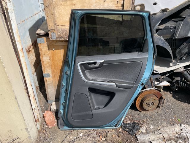 bontott VOLVO XC60 Jobb hátsó Ajtó (Részeivel)