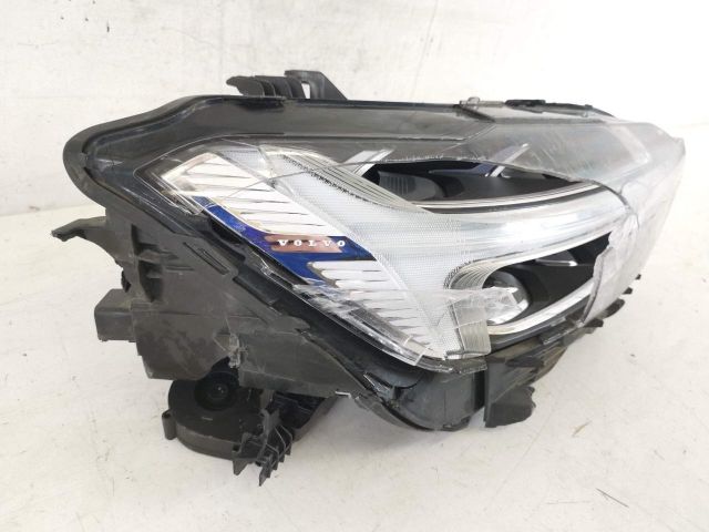 bontott VOLVO XC60 Jobb Ledes Fényszóró
