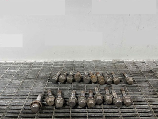 bontott VOLVO XC60 Kerék Csavar Szett