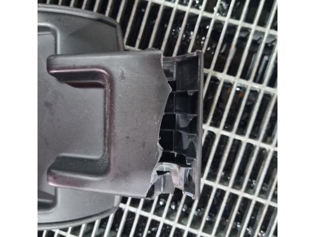 bontott VOLVO XC60 Könyöklő