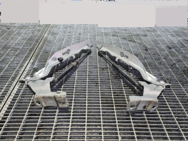 bontott VOLVO XC60 Motorháztető Zsanér Pár