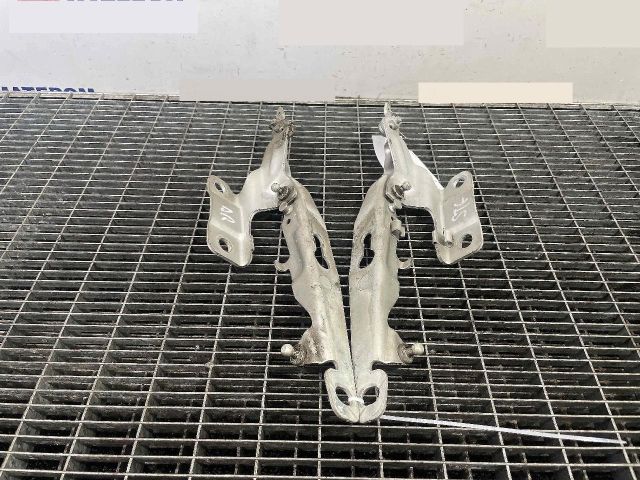 bontott VOLVO XC60 Motorháztető Zsanér Pár