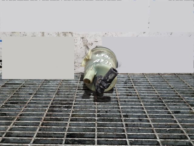 bontott VOLVO XC60 Szervóolaj Tartály