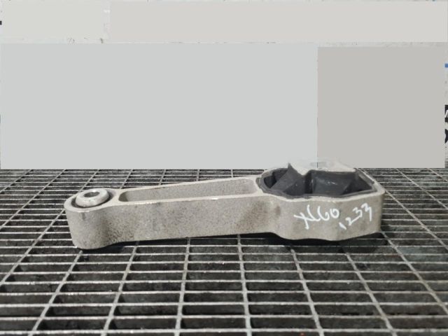 bontott VOLVO XC60 Tartó Bak