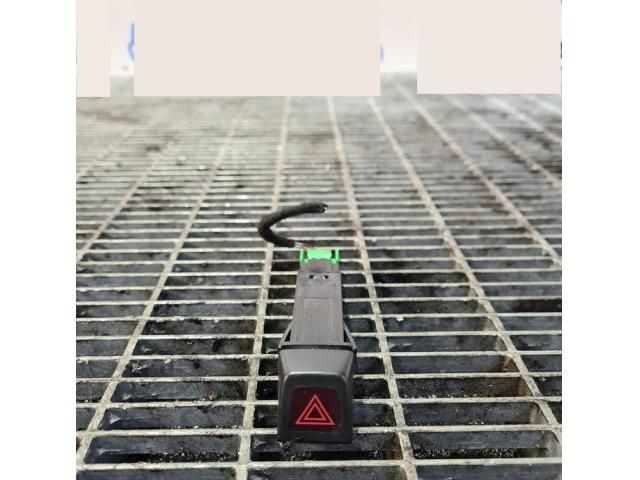 bontott VOLVO XC60 Vészvillogó Kapcsoló