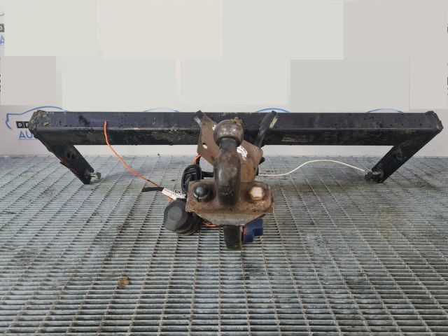 bontott VOLVO XC60 Vonóhorog