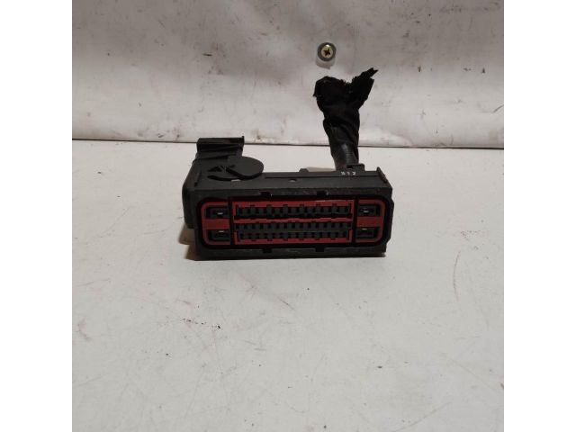 bontott VOLVO XC70 Csatlakozó