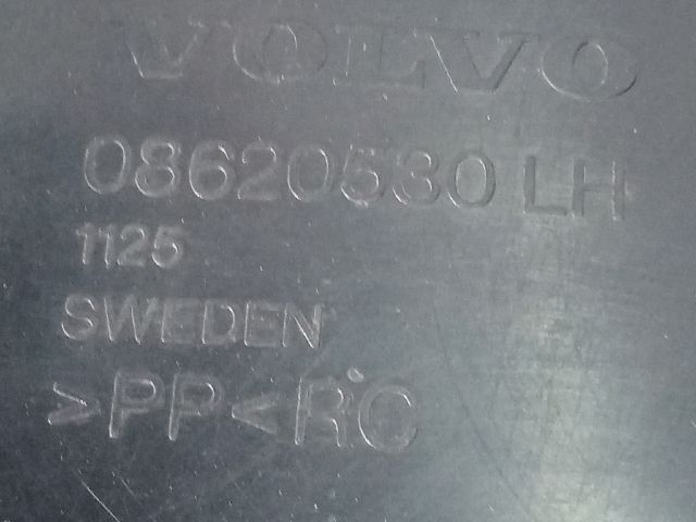 bontott VOLVO XC90 Bal első Dobbetét (Kerékjárati, Műanyag)