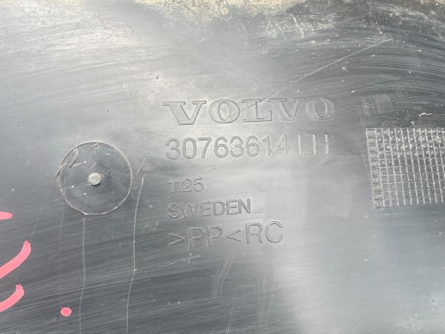 bontott VOLVO XC90 Bal első Dobbetét (Kerékjárati, Műanyag)