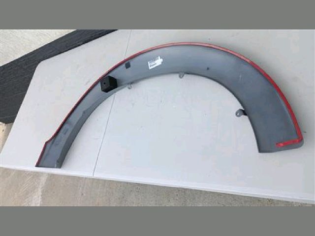 bontott VOLVO XC90 Bal első Sárvédő Díszléc