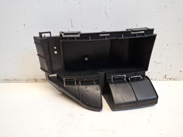 bontott VOLVO XC90 Bal hátsó Lökhárító Tartó (Műanyag)