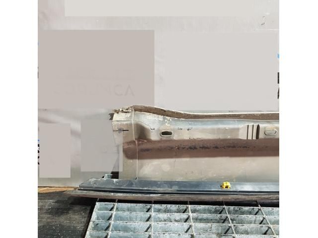 bontott VOLVO XC90 Bal Küszöb