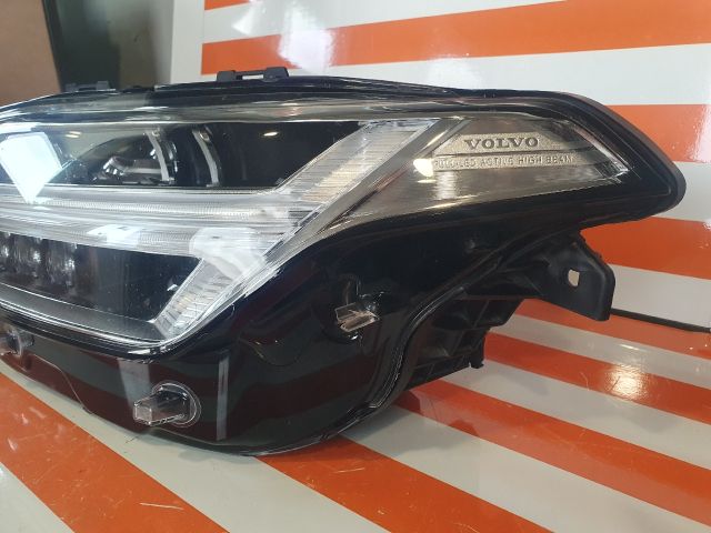 bontott VOLVO XC90 Bal Ledes Fényszóró