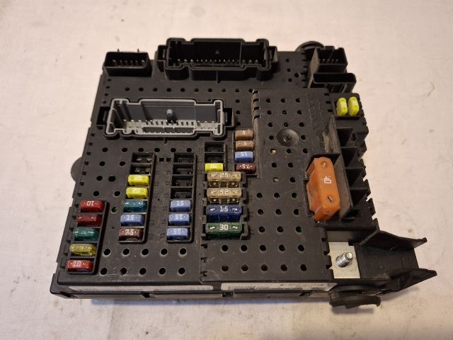 bontott VOLVO XC90 Biztosítéktábla Utastér