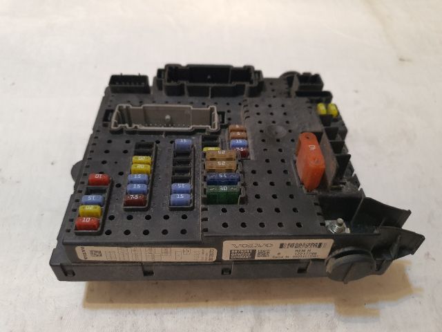 bontott VOLVO XC90 Biztosítéktábla Utastér