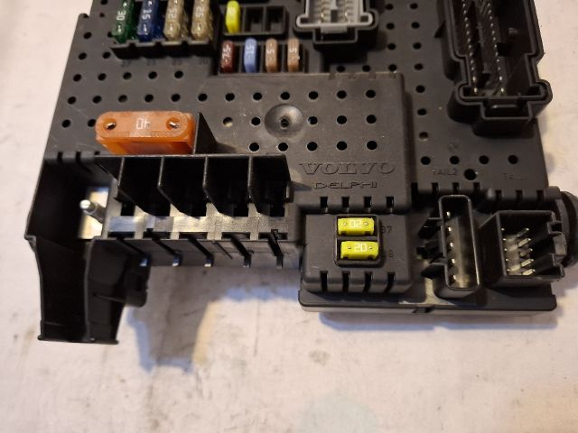 bontott VOLVO XC90 Biztosítéktábla Utastér