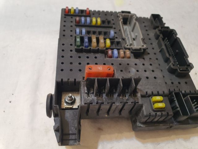 bontott VOLVO XC90 Biztosítéktábla Utastér