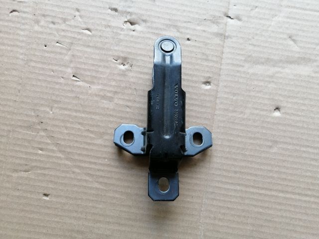 bontott VOLVO XC90 Csomagtérajtó Ütköző