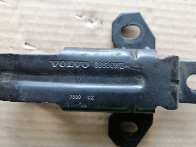 bontott VOLVO XC90 Csomagtérajtó Ütköző