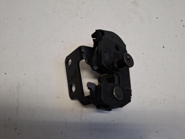 bontott VOLVO XC90 Csomagtérajtó Zárszerkezet