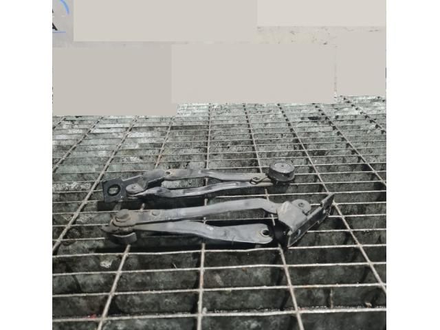 bontott VOLVO XC90 Csomagtérajtó Zsanér