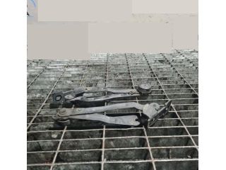 bontott VOLVO XC90 Csomagtérajtó Zsanér