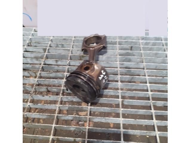 bontott VOLVO XC90 Dugattyú