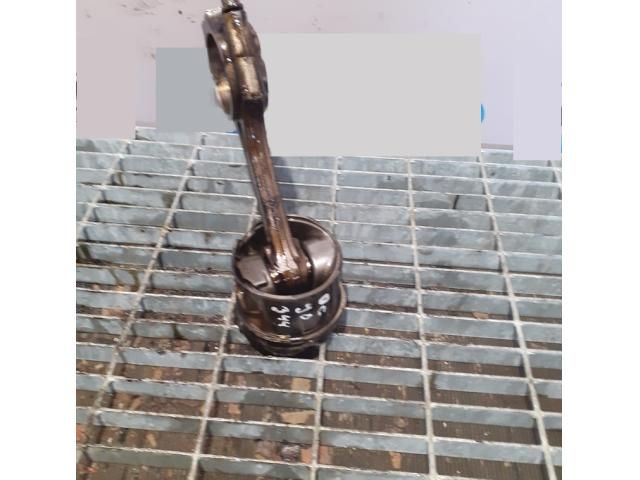 bontott VOLVO XC90 Dugattyú