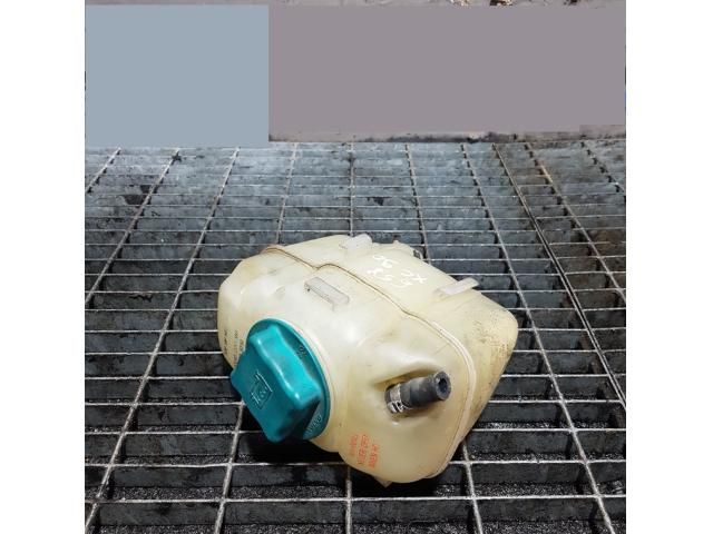 bontott VOLVO XC90 Kiegyenlítő Tartály