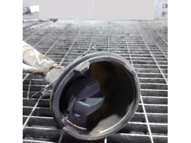 bontott VOLVO XC90 Tankbetöltő Cső (Fém)