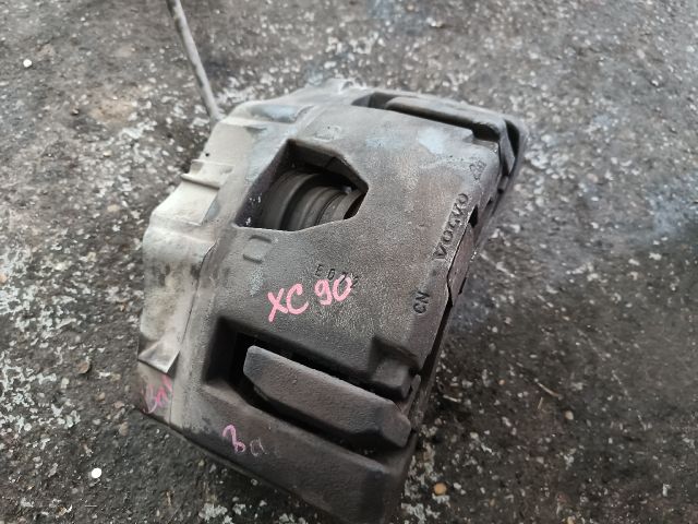 bontott VOLVO XC90 Bal első Féknyereg Munkahengerrel