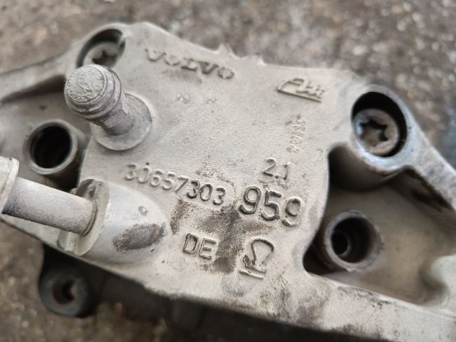 bontott VOLVO XC90 Bal első Féknyereg Munkahengerrel