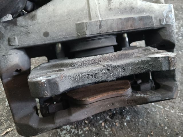 bontott VOLVO XC90 Bal első Féknyereg Munkahengerrel