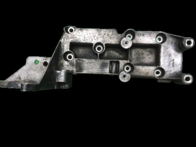 bontott VOLVO XC90 Generátor Tartó Bak