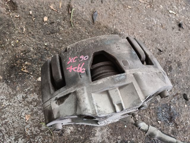 bontott VOLVO XC90 Jobb első Féknyereg Munkahengerrel