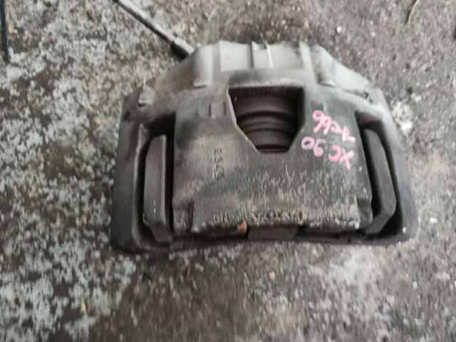 bontott VOLVO XC90 Jobb első Féknyereg Munkahengerrel