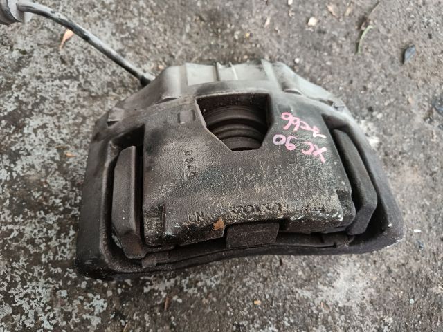 bontott VOLVO XC90 Jobb első Féknyereg Munkahengerrel