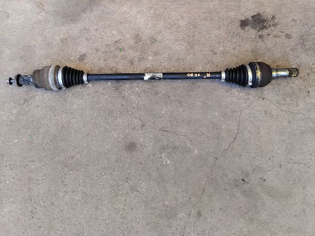 bontott VOLVO XC90 Jobb hátsó Féltengely